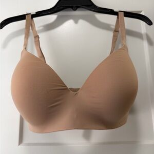 Victoria’s Secret tshirt lightly lined wireless bra 34ddd (f)